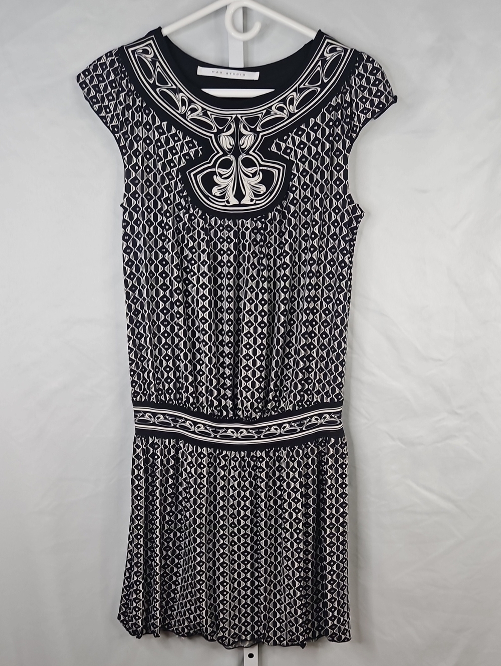 Max Studio Black & White Drop-Waist Mini Dress Size Medium